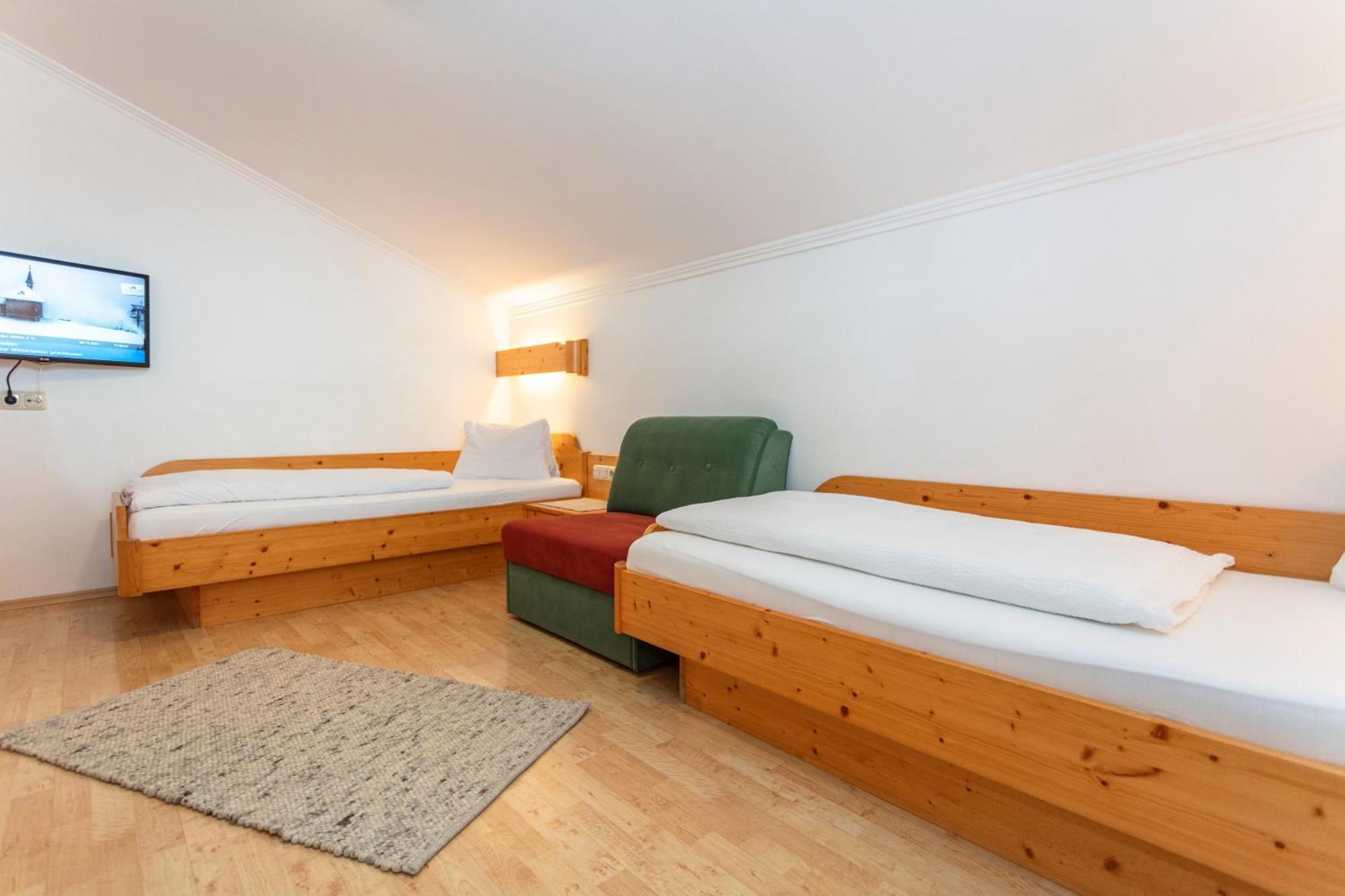 Tischlerwirt Hotel อุทเทนดอร์ฟ ภายนอก รูปภาพ