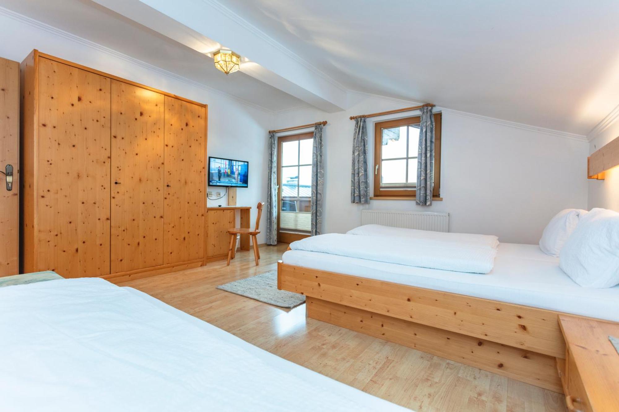 Tischlerwirt Hotel อุทเทนดอร์ฟ ภายนอก รูปภาพ