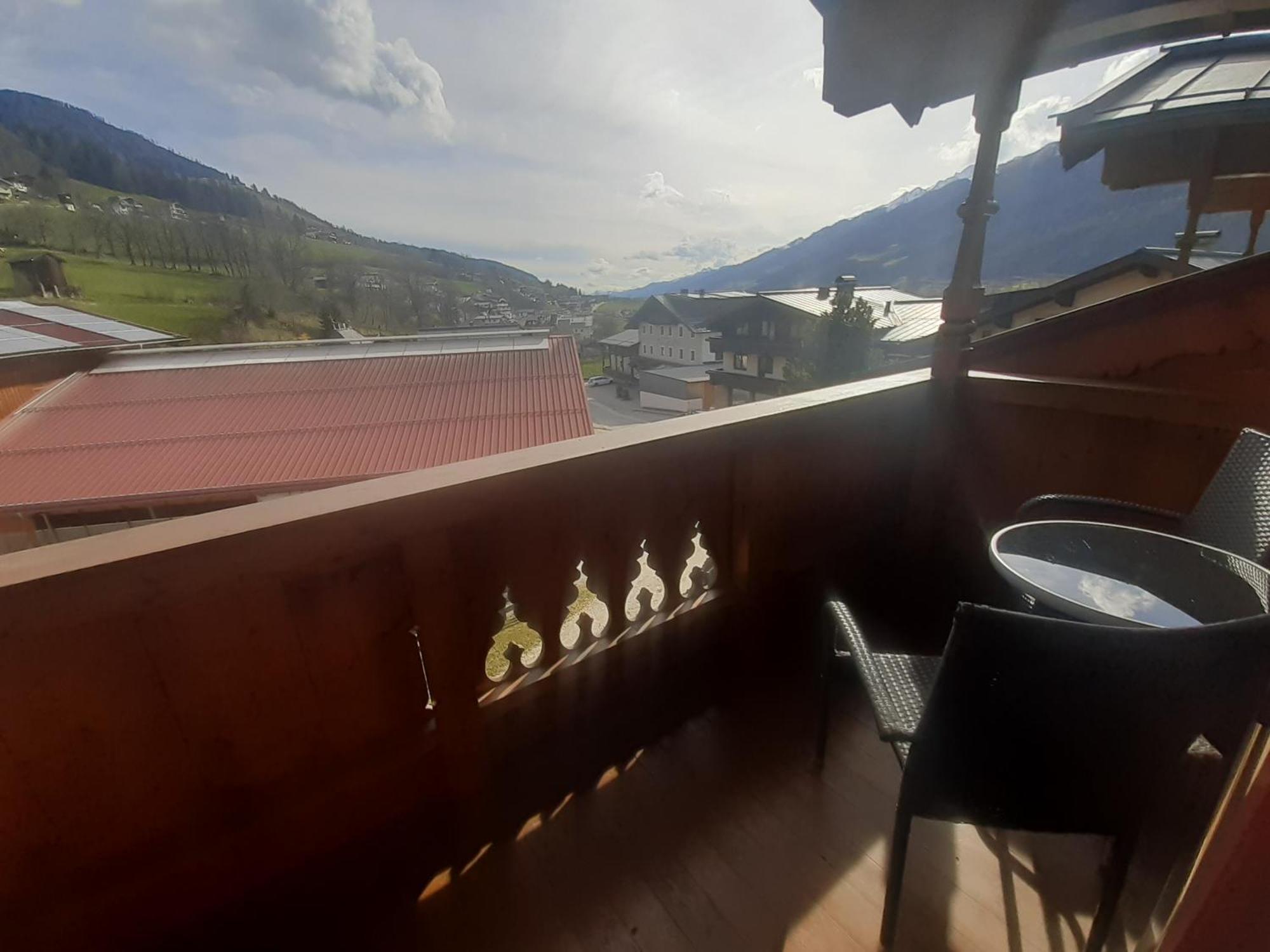 Tischlerwirt Hotel อุทเทนดอร์ฟ ภายนอก รูปภาพ